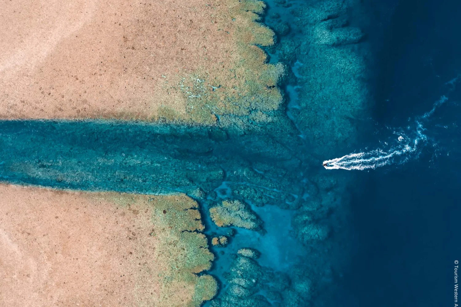 Rowley Shoals Marine Park near Broome - Western Australia