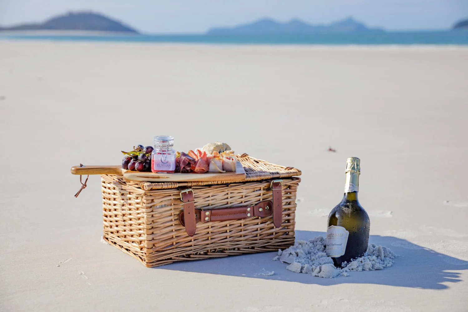 Long Island - Whitehaven Beach Picnic