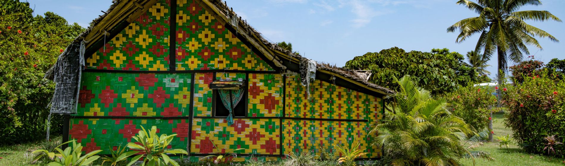 vanuatu_traditional_house_aaron_clare.jpg